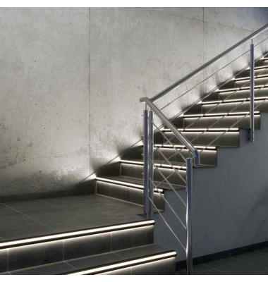 Perfil Aluminio STEP de 2.02 metros, para Escaleras, Acabado Plata